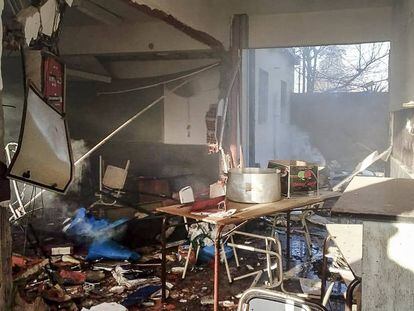 Interior de la escuela número 49 de Moreno, en Buenos Aires, destruida por una explosión de gas. 