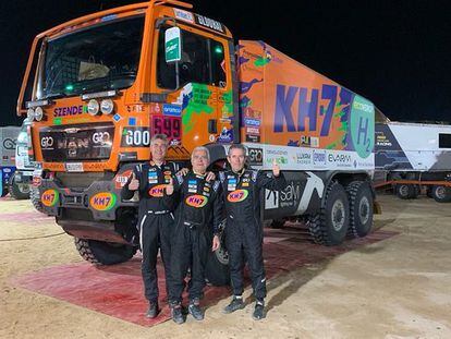 El camión del KH7 Sport de Jordi Juvanteny, José Luis Criado y Jordi Ballbé, tras la primera etapa del Rally Dakar.