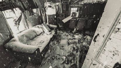 Antes de que cierren la casa y vendan los muebles, hay que vivir.