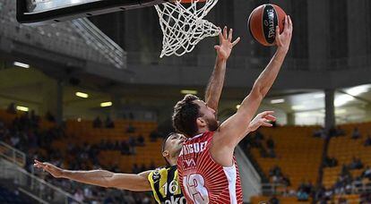 Sergio Rodríguez ante Sloukas