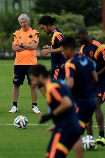 Pékerman dirige el entrenamiento de Colombia.