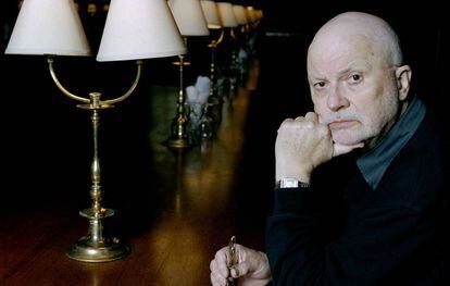 Geoffrey Hill, poeta británico.