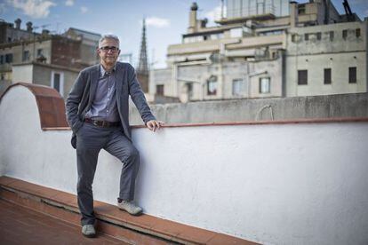 Josep Maria Montaner en una terrassa de Ciutat Vella a Barcelona. 