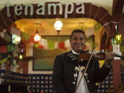 Mariachi en el el tradicional Sal&oacute;n Tenampa de la plaza Garibaldi.