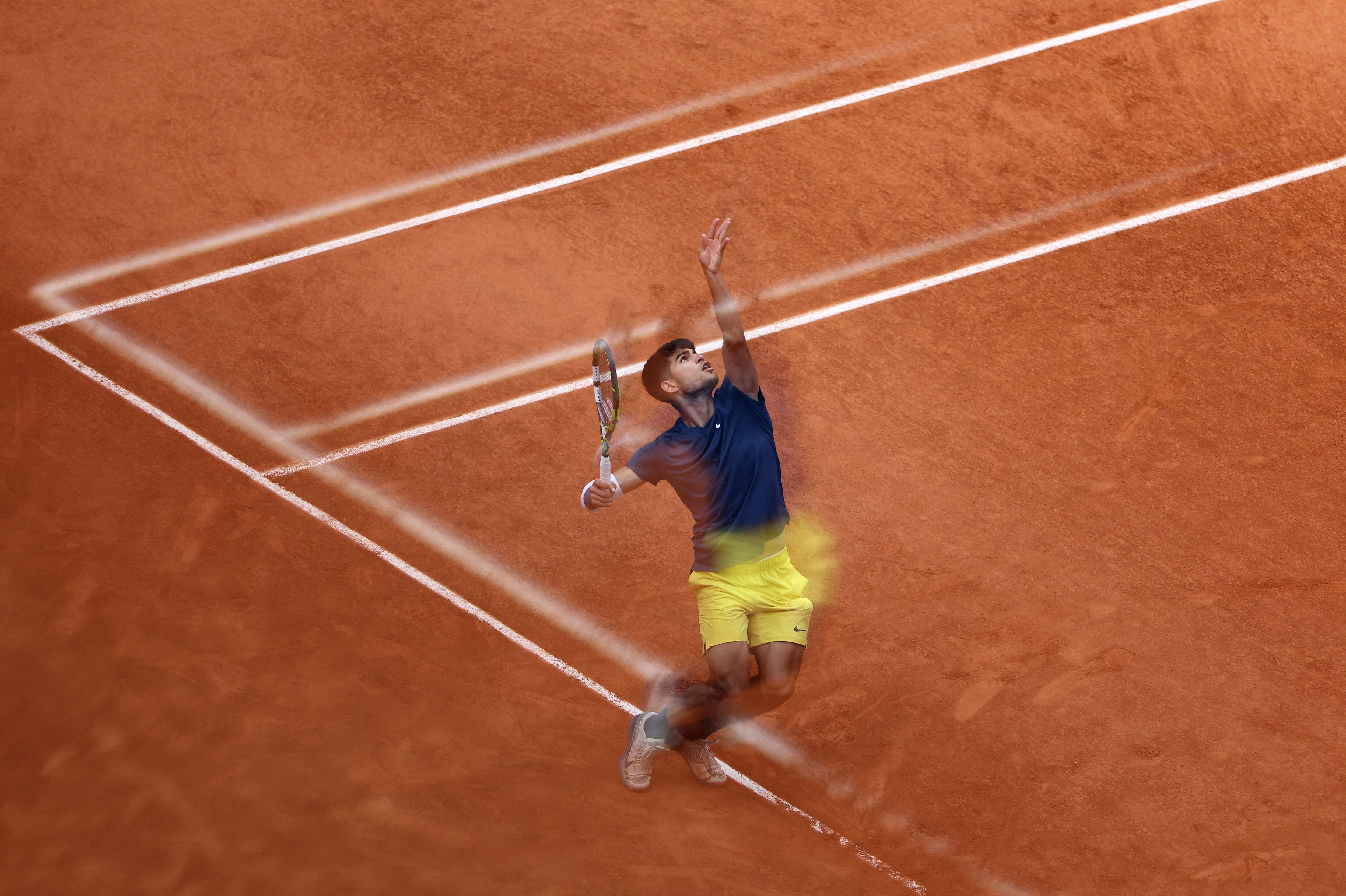 Alcaraz, el luminoso islote que camufla el declive del tenis español