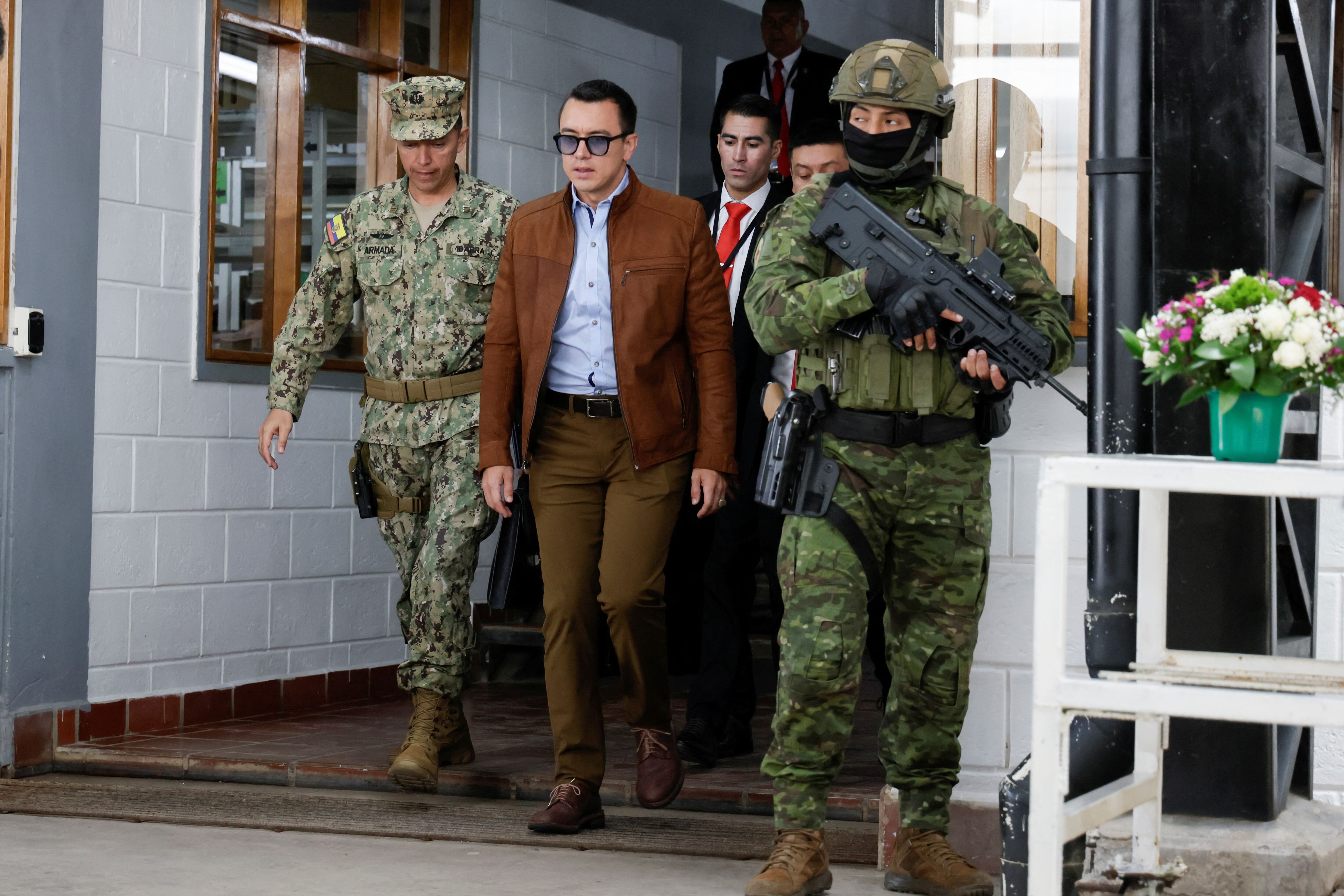 Noboa pone a prueba su popularidad con un referéndum tras la crisis con México