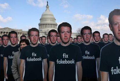 Protesta contra Facebook, a las afueras del Capitolio, en Washington, el pasado mes de abril.