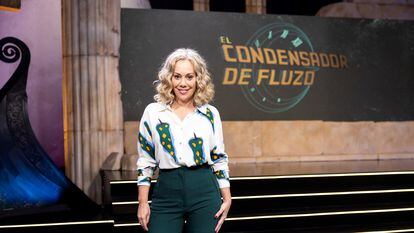 Raquel Martos, la presentadora de 'El condensador de fluzo', en el plató del programa.