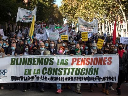Manifestación en Madrid en defensa del blindaje de las pensiones en la Constitución, el pasado 13 de noviembre.