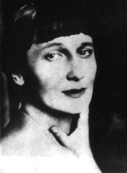 La poeta rusa Anna Ajmátova (1889-1966).