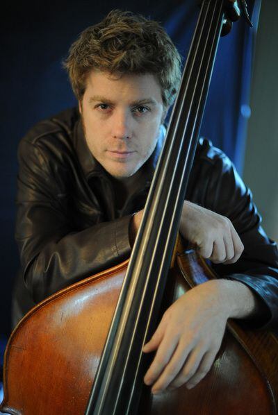 El contrabajista y compositor Kyle Eastwood.