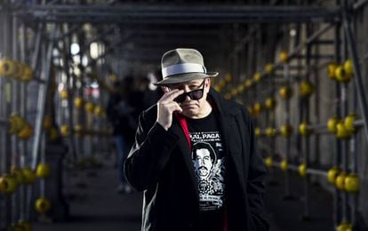 El cantante del grupo Siniestro Total, Julián Hernández, durante la entrevista en Madrid.