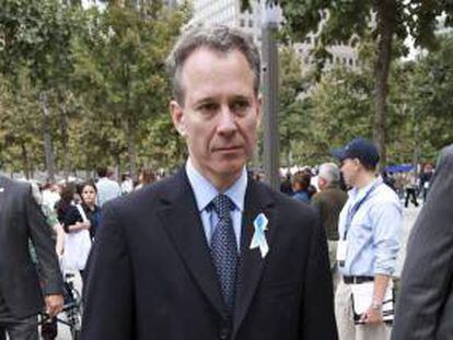 Fotografía tomada en septiembre de 2011 en la que se registró a Eric Schneiderman, fiscal general del estado de Nueva York, quien informó que su oficina ha alcanzado un acuerdo con Bank of America, para que en 120 días cumpla con todos los puntos del Acuerdo Nacional Hipotecario. EFE/Archivo