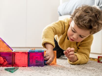 Elegir un juguete acorde a cada edad es importante para acertar con los regalos. GETTY IMAGES.