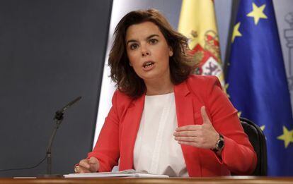 La vicepresidenta del Gobierno Soraya Sáenz de Santamaría en una imagen de archivo, tras un Consejo de Ministros.