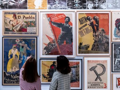 Carteles antifascistas de la España republicana durante la Guerra Civil y de la Unión Soviética en la Segunda Guerra Mundial, que abren la exposición 'Popular' del IVAM.