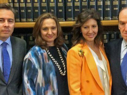Desde la izquierda, Dimas Gimeno, presidente de El Corte Inglés; Marta y Cristina Álvarez, consejeras del grupo; y Florencio Lasaga, nuevo presidente de la Fundación Ramón Areces.