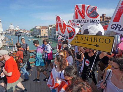 Manifestación en Venecia contra los cruceros, el pasado domingo.