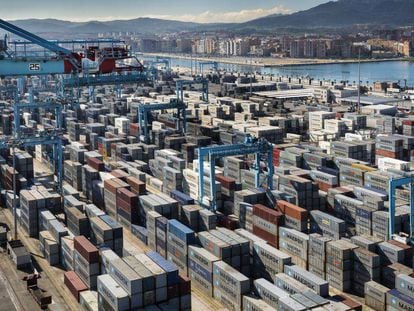 Vista general del puerto Bah&iacute;a de Algeciras.