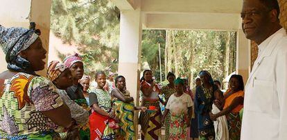 Fotograma del documental &#039;Congo, un m&eacute;decin pour sauver les femmes&#039;.