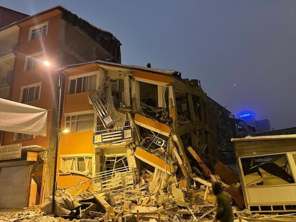 February 6, 2023, Malatya, Turkey: A major 7.4-magnitude earthquake that struck southeastern Turkey on 6 February 2023.,Image: 754351572, License: Rights-managed, Restrictions: * Turkey Rights Out *, Model Release: no, Credit line: Depo Photos / Zuma Press / ContactoPhoto
Editorial licence valid only for Spain and 3 MONTHS from the date of the image, then delete it from your archive. For non-editorial and non-licensed use, please contact EUROPA PRESS.
06/02/2023