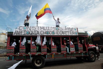 Ex miembros del grupo FARC exigen el cumplimiento del acuerdo de paz firmado con el gobierno nacional en octubre de 2020.