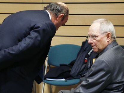 Guindos, junto a su hom&oacute;logo alem&aacute;n, Wolfgang Sch&auml;uble.