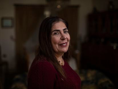 Raghida Naim, en su casa en Chouaifet El Aamroussieh, a las afueras de Beirut, el pasado noviembre.