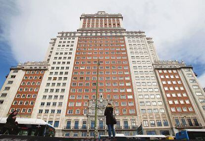 Fachada principal del Edificio Espa&ntilde;a, en Madrid