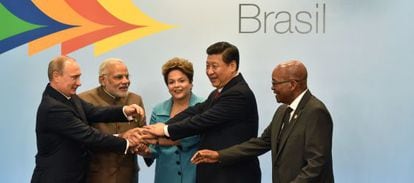 Los l&iacute;deres de los BRICS posan en la cumbre de Fortaleza.