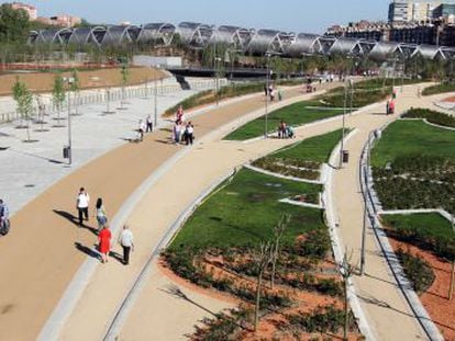 Vista panor&aacute;mica de los jardines de Madrid R&iacute;o.