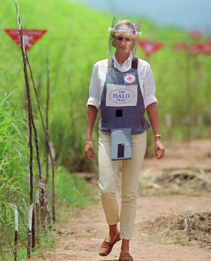 Diana, princesa de Gales, en su visita a Angola.