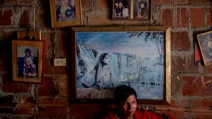 Jimmy Danilo Acosta (23) en su casa, en La Fortaleza, Cúcuta, Colombia.