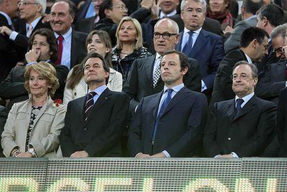 Esperanza Aguirre, el presidente de la Generalitat Artur Mas, el presidente del FC Barcelona, Sandro Rosell y el presidente del Real Madrid Florentino Pérez.