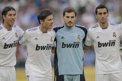 Sergio Ramos, Xabi Alonso, Casillas y Arbeloa (de izquierda a derecha) posan para los fotógrafos.