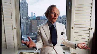 Tom Wolfe en su apartamento de Nueva York en 2004.