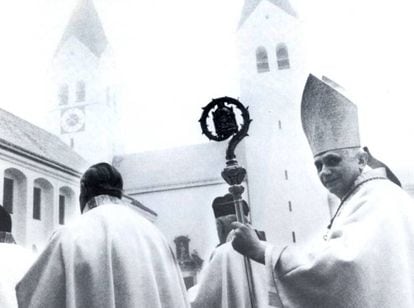 Joseph Ratzinger en 1981 en Freising, cerca de Múnich, cuando todavía era arzobispo.