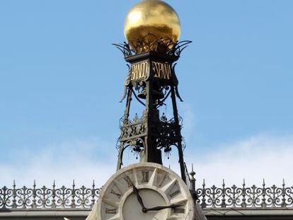 Reloj de la fachada del Banco de España