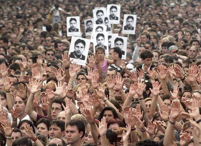 Más de medio millón de personas asistieron a la manifestación en protesta por el asesinato de Miguel Angel Blanco.