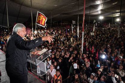 Andrés Manuel López Obrador, en un mitin en Iztapalapa.