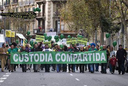 Manifestación por la custodia compartida celebrada en noviembre de 2008 por las calles de Barcelona.