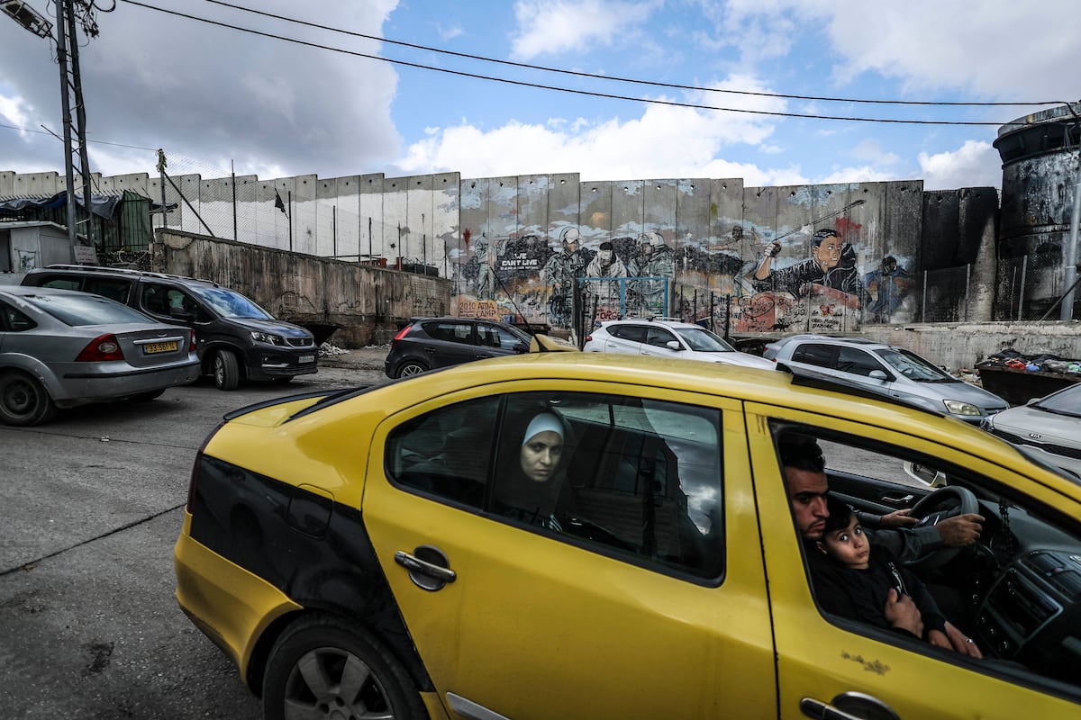 Guerra a la sombra del muro israelí en Cisjordania: “Es como si no hubiera salido de la cárcel” | Internacional