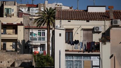 Bloque de viviendas en el barrio de la Bordeta, en Barcelona.