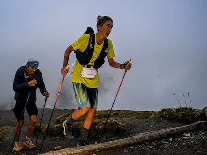 Courtney Dauwalter durante la carrera en el Mont Blanc.