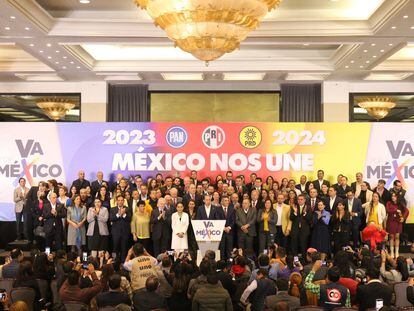 El dirigente del PAN, Marko Cortés, habla durante una conferencia de la alianza Va Por México, en Ciudad de México, este jueves.
