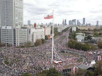 Miles de personas asisten a la