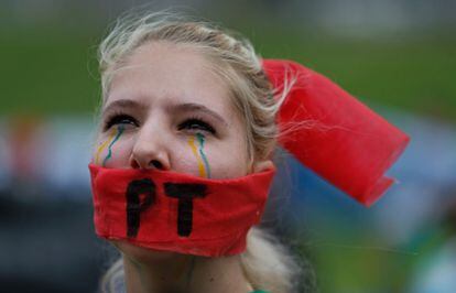 Una manifestante contra la corrupción el pasado 15 de noviembre.