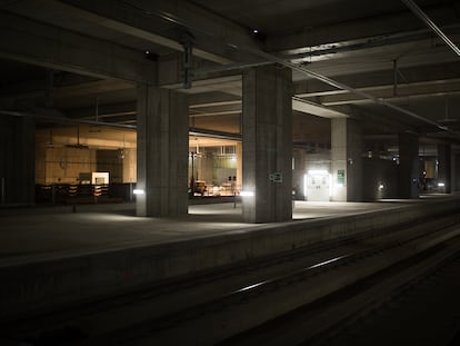 Interior de la estación de la Sagrera, en Barcelona.