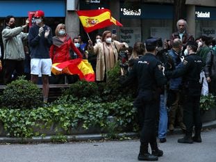 Protesta contra el Gobierno en el barrio de Salamanca en Madrid.