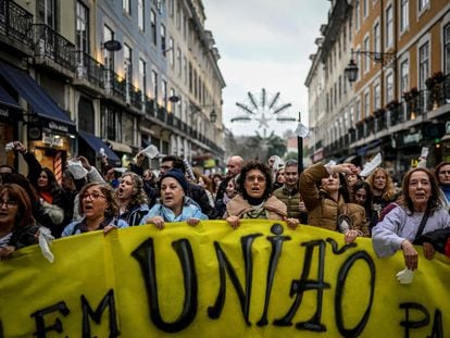 Manifestación el sábado de miles de profesores en Lisboa para reclamar la subida de sus salarios.